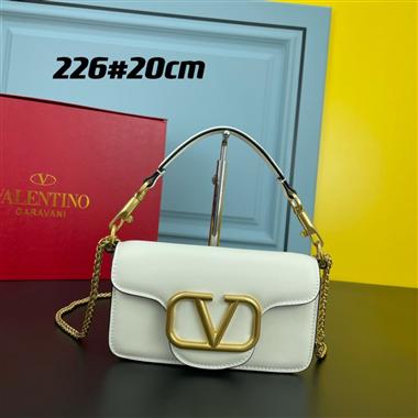 Valentino   2022新款時尚休閒包 尺寸:20*11*5CM
