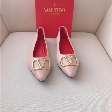 Valentino    2022新款女生鞋子