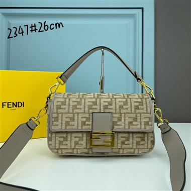 FENDI   2022新款女生時尚休閒包 尺寸:26×15×5CM