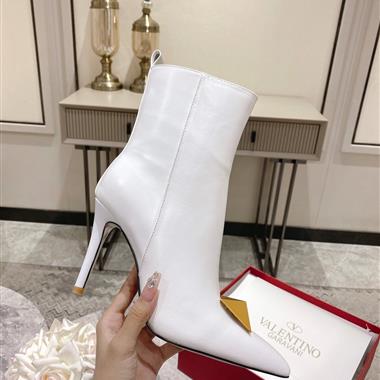 Valentino   2022新款女生鞋子