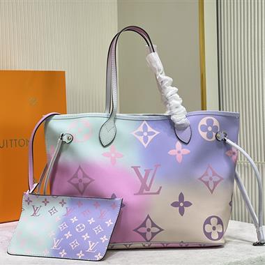 LOUIS VUITTON   2023新款女生時尚休閒包 尺寸:31*28*14CM