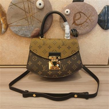 LOUIS VUITTON   2023新款女生時尚休閒包 尺寸:23.5*16.5*8CM