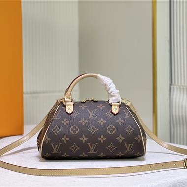 LOUIS VUITTON   2023新款女生時尚休閒包 尺寸:23*13*4CM