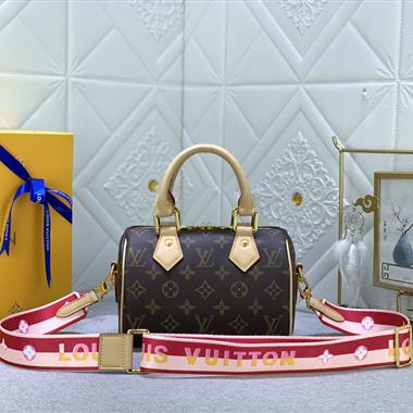 LOUIS VUITTON   2023新款女生時尚休閒包 尺寸:20.5*13.5*12CM