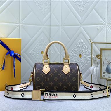 LOUIS VUITTON   2023新款女生時尚休閒包 尺寸:20.5*13.5*12CM