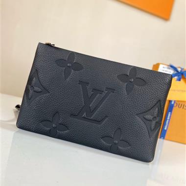 LOUIS VUITTON   2023新款男生時尚休閒包  尺寸:28*18*3CM