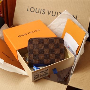 LOUIS VUITTON    2023新款時尚錢夾  尺寸:11*8*2CM