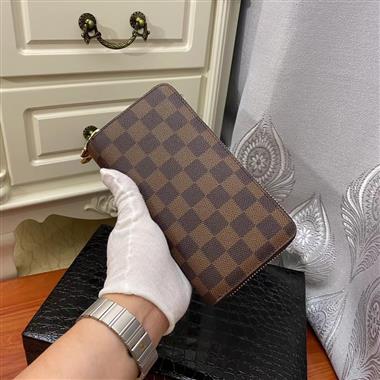 LOUIS VUITTON    2023新款時尚錢夾  尺寸:19*10*4CM