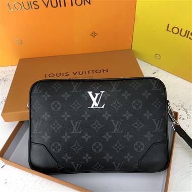 LOUIS VUITTON     2023新款男生時尚休閒包  尺寸:28×19×3CM