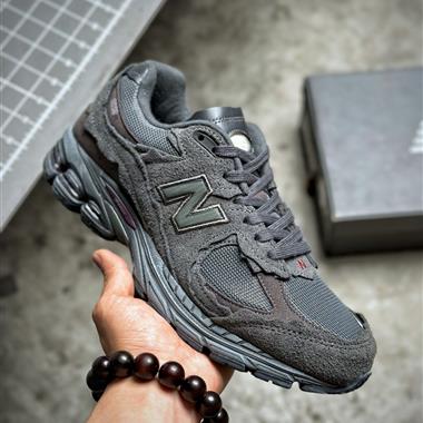 New Balance 2002R 跑鞋