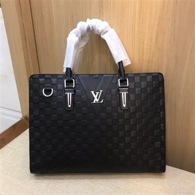 LOUIS VUITTON   2023新款男生時尚休閒包 尺寸:39-30-8CM