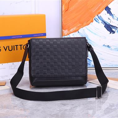 LOUIS VUITTON 2023新款男生時尚休閒包 尺寸：25-22-7CM