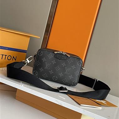 LOUIS VUITTON 2023新款男生時尚休閒包 尺寸：18.5x11x6.5CM