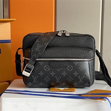 LOUIS VUITTON 2023新款男生時尚休閒包 尺寸：29.5x20x10.5CM