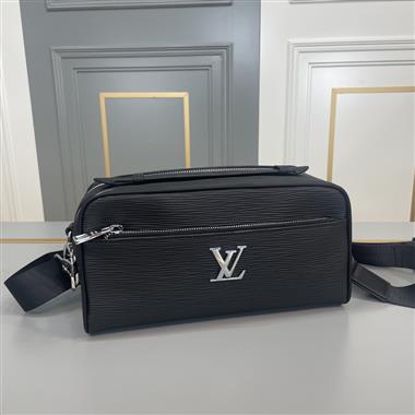 LOUIS VUITTON   2023新款男生時尚休閒包 尺寸：25*14*11CM