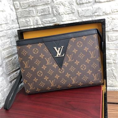 LOUIS VUITTON    2023新款男生時尚休閒包 尺寸：28-21-6CM