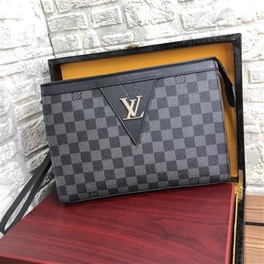 LOUIS VUITTON    2023新款男生時尚休閒包 尺寸：28-21-6CM