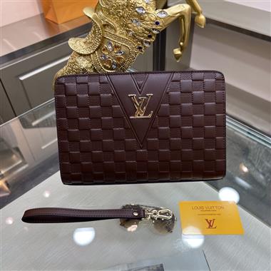 LOUIS VUITTON    2023新款男生時尚休閒包 尺寸：25-17-5.5CM