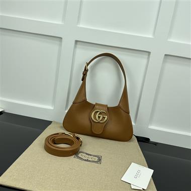 GUCCI   2023新款女生時尚休閒包 尺寸:27*13.5*2CM