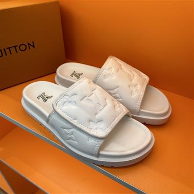 Valentino   2023新款休閒時尚男生鞋子