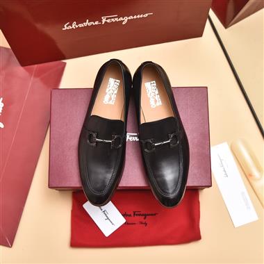 Ferragamo    2023新款休閒時尚男生鞋子