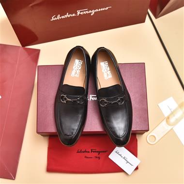 Ferragamo    2023新款休閒時尚男生鞋子