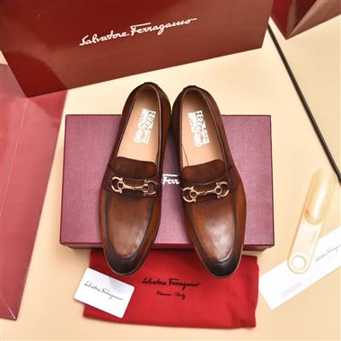 Ferragamo    2023新款休閒時尚男生鞋子