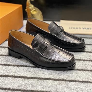 Louis Vuitton    2023新款休閒時尚男生鞋子