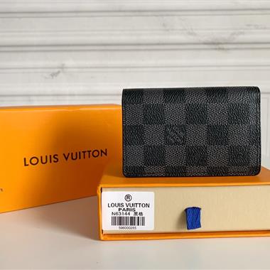 LOUIS VUITTON   2023新款男生時尚休閒包  尺寸:7X11CM