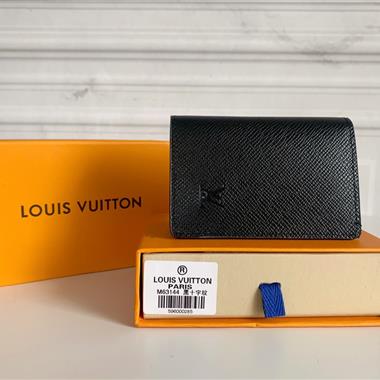 LOUIS VUITTON   2023新款男生時尚休閒包  尺寸:7X11CM