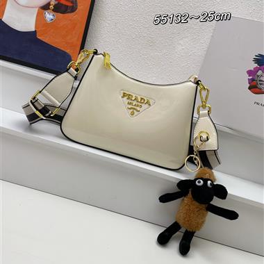 PRADA   2023新款女生時尚休閒包  尺寸:24.5*15*7CM