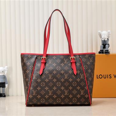 LOUIS VUITTON  2023新款女生時尚休閒包  尺寸:33-27-13CM