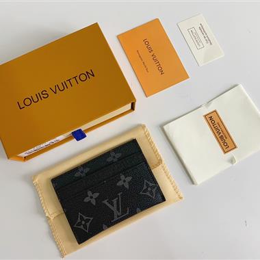 LOUIS VUITTON   2023新款男生時尚休閒包  尺寸:7X11CM