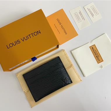 LOUIS VUITTON   2023新款男生時尚休閒包  尺寸:7X11CM