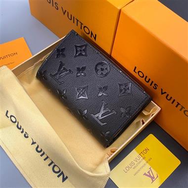 LOUIS VUITTON   2023新款男生時尚休閒包  尺寸:13.5*9.5*3.5CM