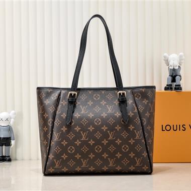 LOUIS VUITTON  2023新款女生時尚休閒包  尺寸:33-27-13CM