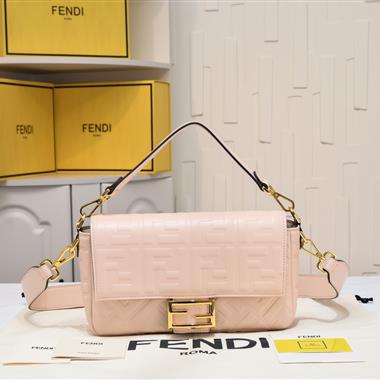 FENDI   2023新款女生時尚休閒包 尺寸:26*5*15CM