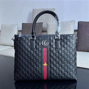 GUCCI   2023新款男生時尚休閒包  尺寸：39-28-7CM