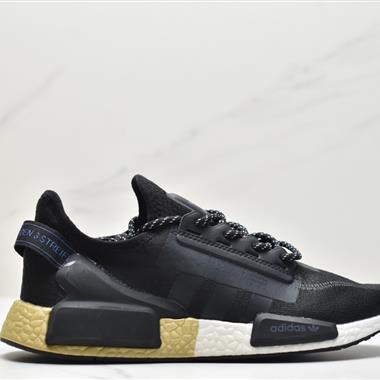 Adidas  Boost NMD R1 經典跑鞋