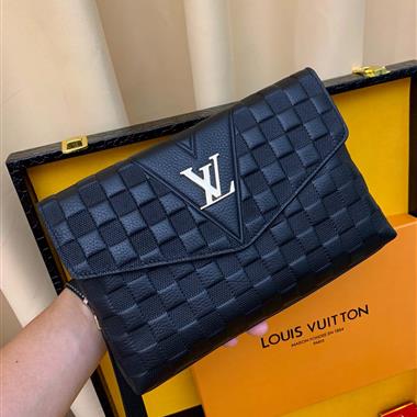 LOUIS VUITTON   2023新款男生時尚休閒包 尺寸：28x17x5CM