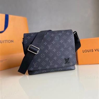 LOUIS VUITTON   2023新款男生時尚休閒包 尺寸：25*22*8CM