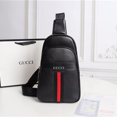 GUCCI   2023新款男生時尚休閒包 尺寸：32-18-8CM