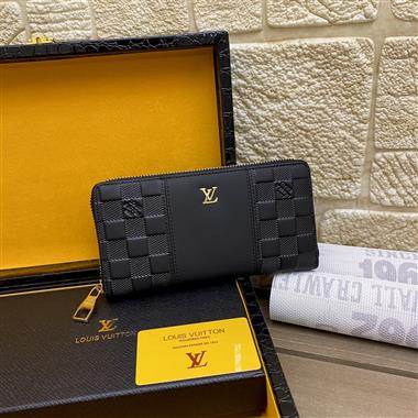 LOUIS VUITTON   2023新款男生時尚休閒包 尺寸：19.5*10*2.5CM