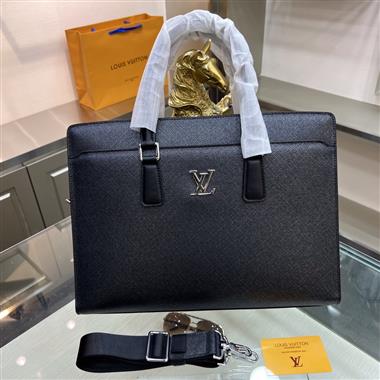 LOUIS VUITTON   2023新款男生時尚休閒包  尺寸：38-7-28CM