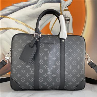 LOUIS VUITTON  2023新款男生時尚休閒包  尺寸：36.5*27.5*6CM