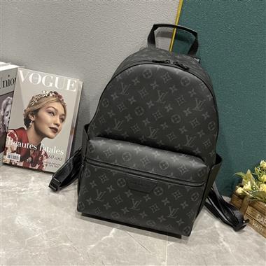 LOUIS VUITTON  2023新款男生時尚休閒包  尺寸：29*38*20CM