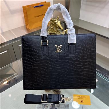 LOUIS VUITTON   2023新款男生時尚休閒包  尺寸：38-6-29CM