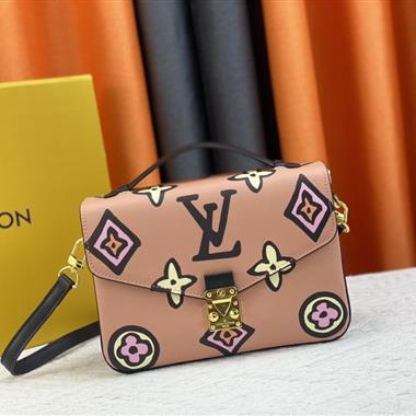 LOUIS VUITTON    2023新款女生時尚休閒包  尺寸：25*19*9CM