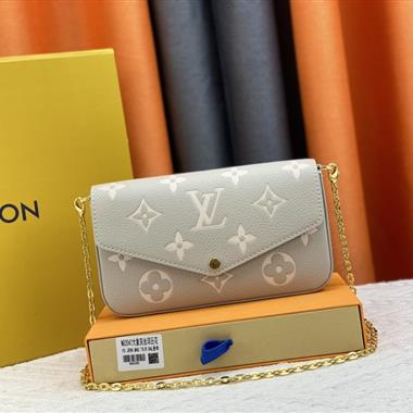 LOUIS VUITTON    2023新款女生時尚休閒包  尺寸：21*11*3CM