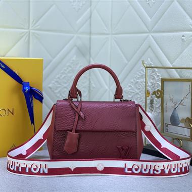 LOUIS VUITTON    2023新款女生時尚休閒包  尺寸：20*16*7.5CM